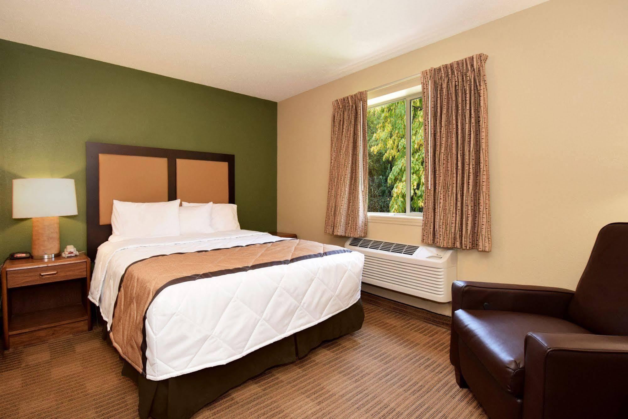 Suburban Studios Macon North Extérieur photo